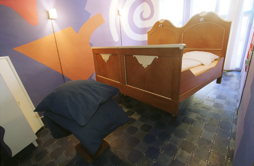 Ετσι είναι το πιο παράξενο ξενοδοχείο του κόσμου -Το πιο αστείο τρομακτικό κατάλυμα στο Βερολίνο [εικόνες] | iefimerida.gr 9