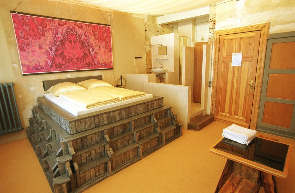 Ετσι είναι το πιο παράξενο ξενοδοχείο του κόσμου -Το πιο αστείο τρομακτικό κατάλυμα στο Βερολίνο [εικόνες] | iefimerida.gr 12