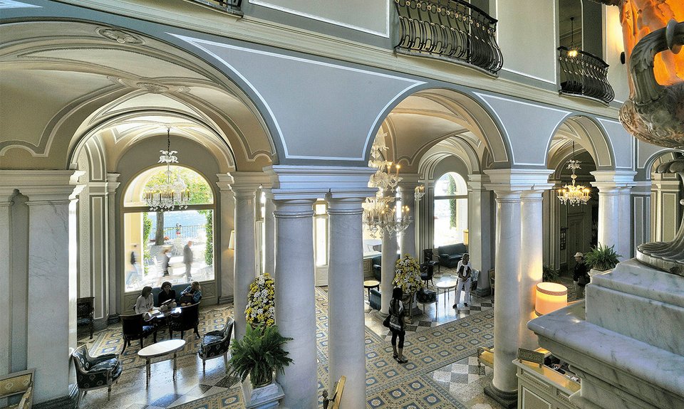 Ο Γιάνης Βαρουφάκης και η Δανάη Στράτου στο Κόμο -Το φόρουμ, οι βόλτες και το χλιδάτο ξενοδοχείο [εικόνες] | iefimerida.gr 3