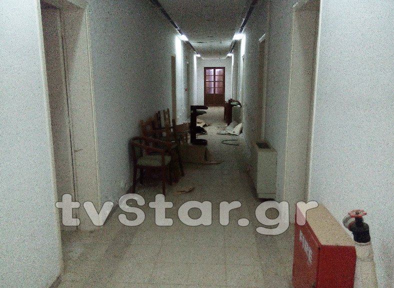 Εγκαταλελειμμένο ξενοδοχείο στις Θερμοπύλες ανακατασκευάστηκε σε 48 ώρες για να φιλοξενήσει πρόσφυγες [εικόνες] | iefimerida.gr 4