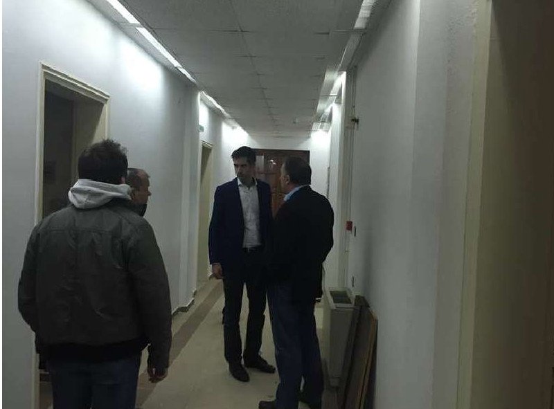 Εγκαταλελειμμένο ξενοδοχείο στις Θερμοπύλες ανακατασκευάστηκε σε 48 ώρες για να φιλοξενήσει πρόσφυγες [εικόνες] | iefimerida.gr 8