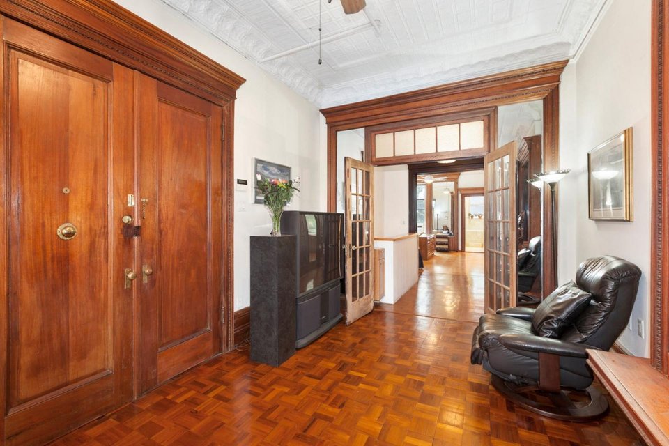 Το σπίτι του Χουντίνι πωλείται 4,6 εκατ. δολάρια -Γεμάτο ειδικές κατασκευές για... κόλπα! [εικόνες] | iefimerida.gr 4