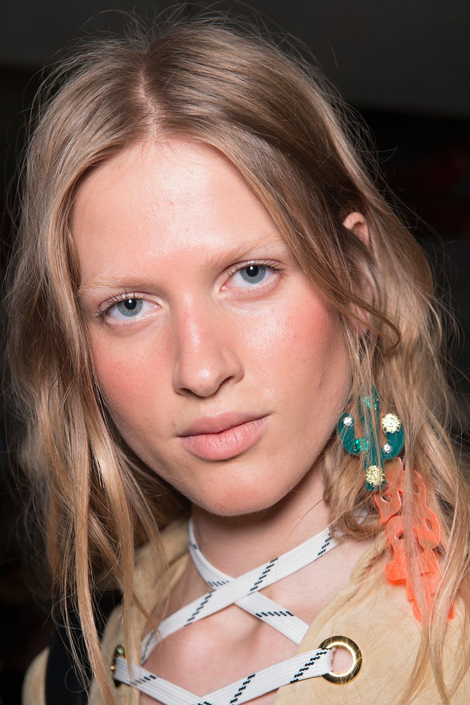 Εστιάστε στο πρόσωπο και τα μαλλιά - Δέκα στυλ που τα σπάνε [εικόνες]  | iefimerida.gr 7