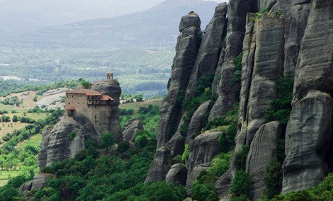 Εντυπωσιακά κτίρια σε απίστευτα σημεία που αψηφούν τη βαρύτητα: Τα Μετέωρα και άλλα παραδείγματα [εικόνες] | iefimerida.gr 9