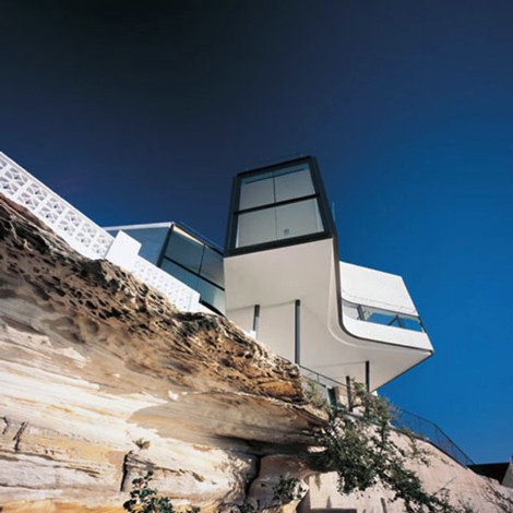 Εντυπωσιακά κτίρια σε απίστευτα σημεία που αψηφούν τη βαρύτητα: Τα Μετέωρα και άλλα παραδείγματα [εικόνες] | iefimerida.gr 2