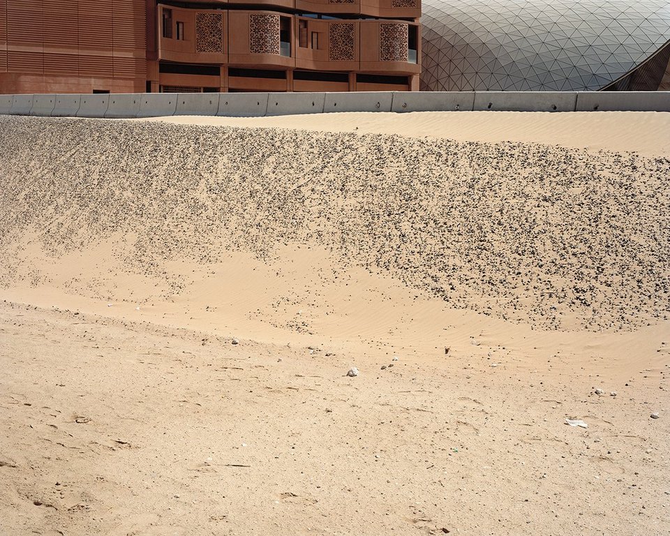 Στο Αμπου Ντάμπι, στη μέση της ερήμου χτίζεται από το μηδέν μια πόλη -Εντυπωσιακή, οικολογική, δροσερή [εικόνες & βίντεο] | iefimerida.gr 5