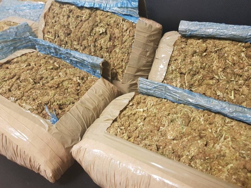 Ηράκλειο: Συνελήφθη 26χρονος με 10 κιλά κάνναβης [εικόνες] | iefimerida.gr 0