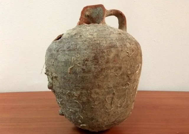 Ψαράς είχε στο σκάφος του αμφορείς του 7ου μ.Χ. αιώνα [εικόνα] | iefimerida.gr 1