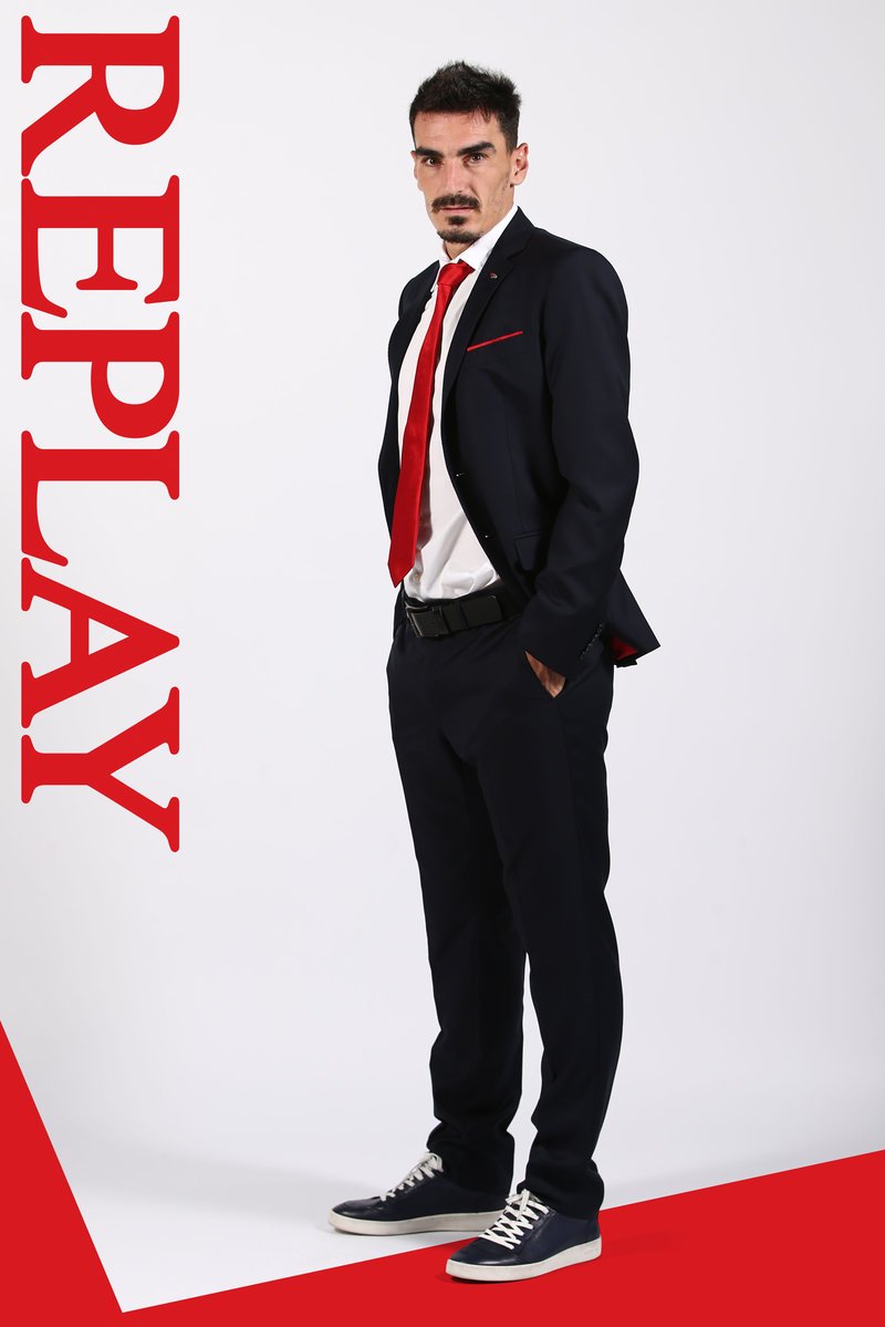 H Replay ντύνει τον Ολυμπιακό [εικόνες] | iefimerida.gr 0