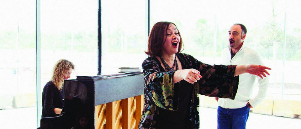 2 +1  Eορταστικά γκαλά της Λυρικής: Σε Κέντρο Πολιτισμού και Πεδίον Αρεως   | iefimerida.gr 0