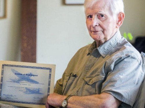 Ο αληθινός «αιώνιος» φοιτητής: 94χρονος πήρε πτυχίο 75 χρόνια μετά την εισαγωγή του στην σχολή [εικόνες] | iefimerida.gr 2