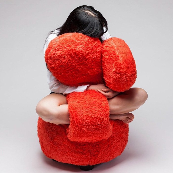 Ο καναπές που θα θέλαμε όλοι- Είναι σχεδιασμένος για να σε παίρνει αγκαλιά [εικόνες] | iefimerida.gr 0