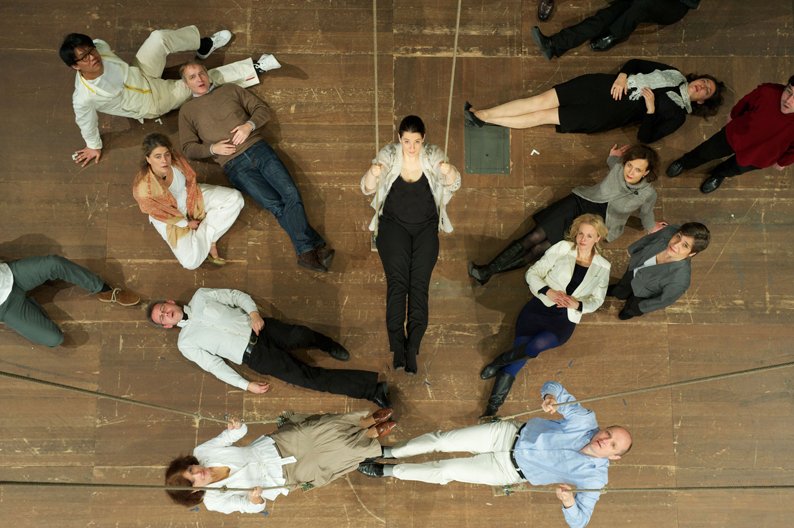 Εμπειρία: Ρέκβιεμ για τη ζωή στο Μέγαρο Μουσικής-Το κοινό θα βρίσκεται επί σκηνής  | iefimerida.gr 0