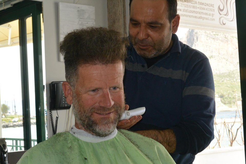 Χιου Κίγκστον: Ο Αυστραλός που γύρισε τη Μεσόγειο με το κανό του για τα παιδιά της Συρίας -Πού πήγε στην Ελλάδα [εικόνες] | iefimerida.gr 4