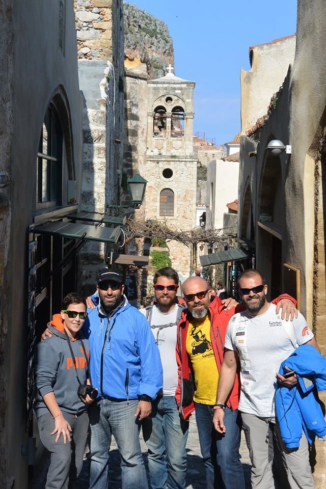 Χιου Κίγκστον: Ο Αυστραλός που γύρισε τη Μεσόγειο με το κανό του για τα παιδιά της Συρίας -Πού πήγε στην Ελλάδα [εικόνες] | iefimerida.gr 5