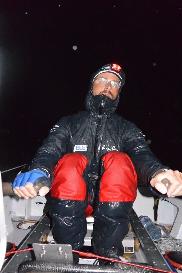 Χιου Κίγκστον: Ο Αυστραλός που γύρισε τη Μεσόγειο με το κανό του για τα παιδιά της Συρίας -Πού πήγε στην Ελλάδα [εικόνες] | iefimerida.gr 11