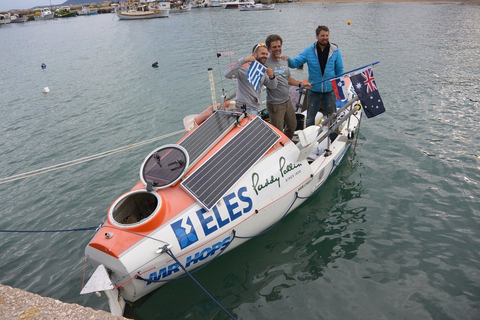 Χιου Κίγκστον: Ο Αυστραλός που γύρισε τη Μεσόγειο με το κανό του για τα παιδιά της Συρίας -Πού πήγε στην Ελλάδα [εικόνες] | iefimerida.gr 12