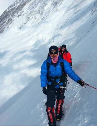 Μία πάμπτωχη 13χρονη Ινδή στην κορυφή του Εβερεστ -Η νεαρότερη γυναίκα που το κατακτά [εικόνες] | iefimerida.gr 1