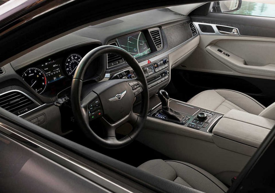 H Hyundai βλέπει ψηλά με το νέο Genesis | iefimerida.gr 2