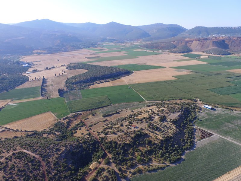 Αποκαλύφθηκαν αρχαίοι τάφοι, οχυρά και μαγειρικά σκεύη σε ανασκαφή στην Κωπαΐδα [εικόνες] | iefimerida.gr 1