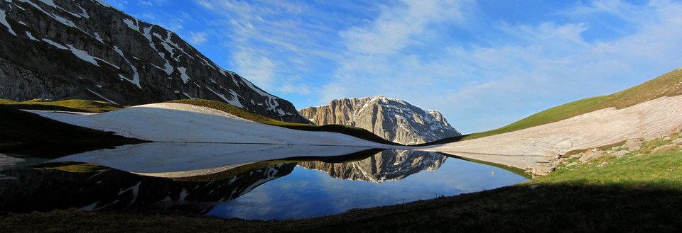 Εντυπωσιακό: Περπατάει πάνω στην παγωμένη Δρακόλιμνη στην Ηπειρο [εικόνες] | iefimerida.gr 3