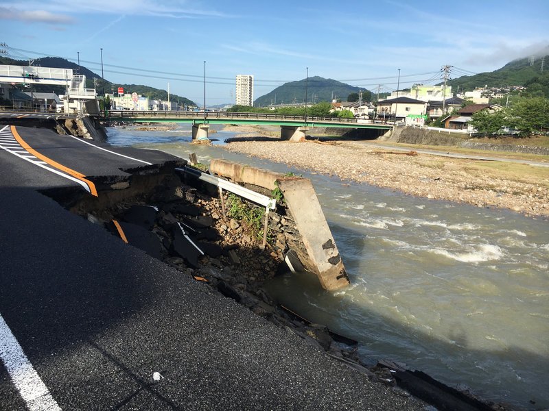Στους 100 οι νεκροί από τις φονικές βροχοπτώσεις στην Ιαπωνία [εικόνες] | iefimerida.gr 3