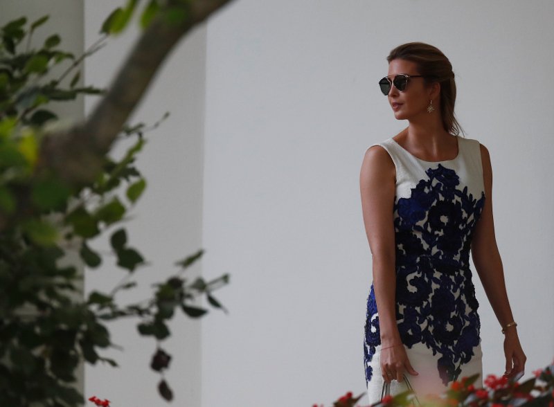 Οι Νεοϋορκέζες θέλουν να μοιάσουν στην Ιβάνκα -Πληρώνουν 40.000 δολάρια σε πλαστικές [εικόνες] | iefimerida.gr 1