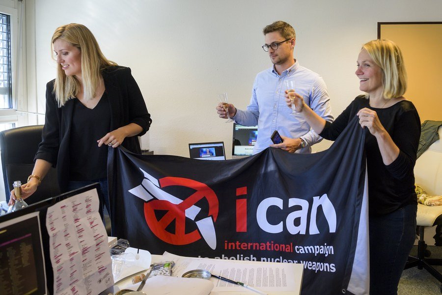 Νόμπελ Ειρήνης με μήνυμα-προειδοποίηση προς τη Β.Κορέα: Δόθηκε στην επιτροπή για την κατάργηση των  πυρηνικών ICAN [βίντεο] | iefimerida.gr 3