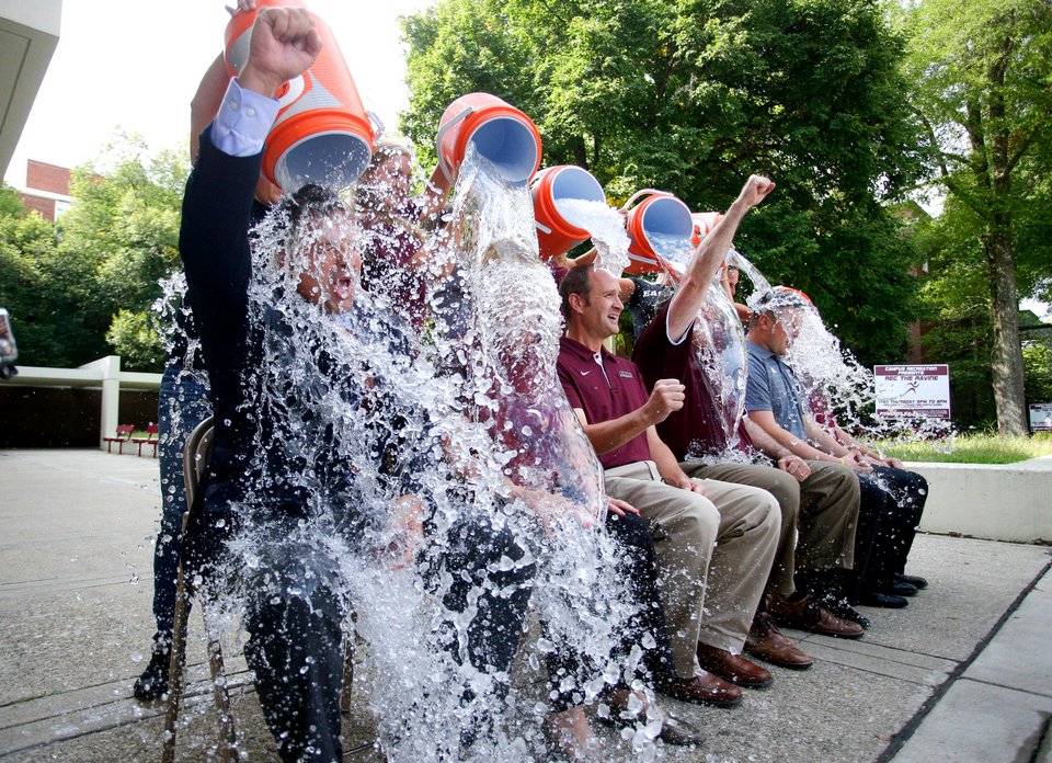 Σε τι χρησίμευσε τελικά το μπουγέλωμα Ice Bucket Challenge που ήταν της μόδας πέρυσι; [βίντεο] | iefimerida.gr 3