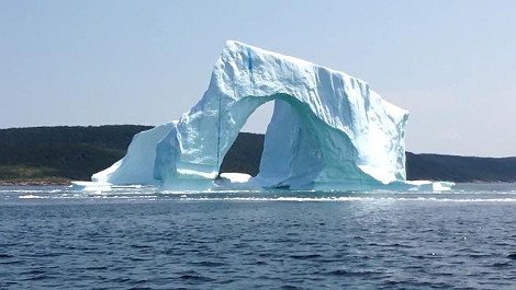 Κατάρρευση παγόβουνου στον Καναδά -Μία ρομαντική βόλτα τουριστών έγινε εφιάλτης σε δευτερόλεπτα [εικόνες & βίντεο] | iefimerida.gr 0
