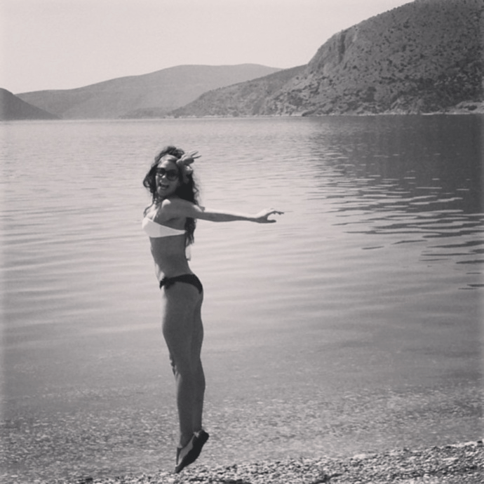 H Κατερίνα Στικούδη γιορτάζει το Πάσχα φορώντας μπικίνι [εικόνες]  | iefimerida.gr 4