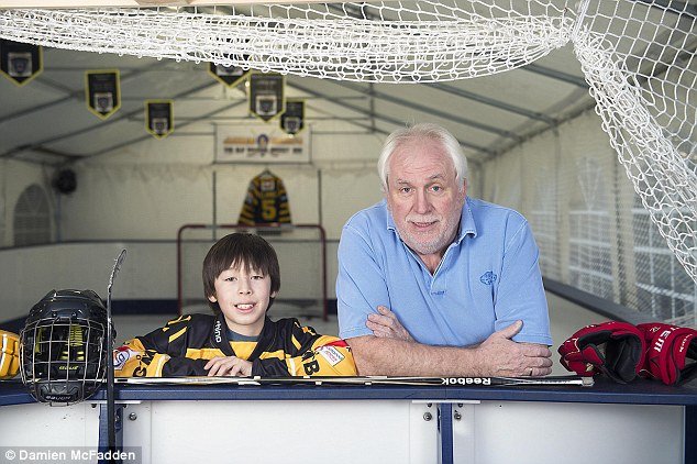 Ολοι θα ήθελαν να τους έχει βαφτίσει αυτός ο άνδρας -Το απίστευτο δώρο που έκανε νονός σε βαφτιστήρι του [εικόνες] | iefimerida.gr 0