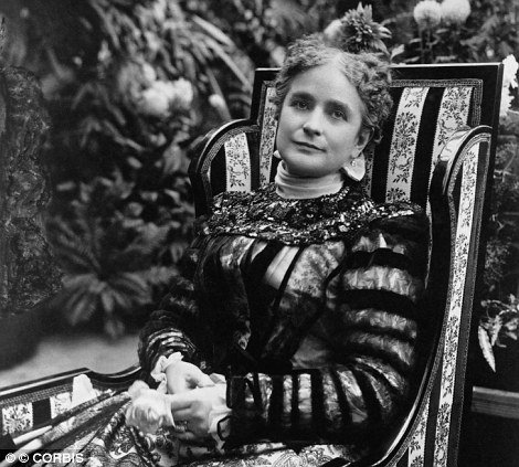 Από την Μάρθα στην Μισέλ: οι 41 γυναίκες πίσω από τον πλανητάρχη [εικόνες] | iefimerida.gr 21