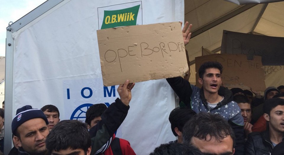 Χάος στην Ειδομένη -500 πρόσφυγες προσπάθησαν να σπάσουν τον κλοιό | iefimerida.gr 8
