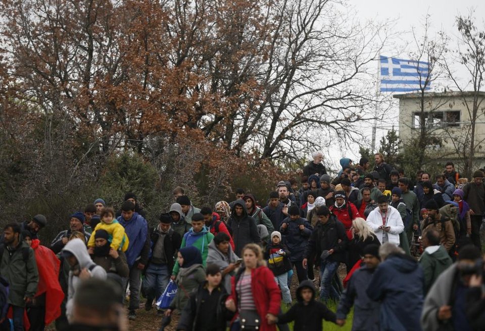 Συγκλονιστικές φωτογραφίες του Reuters -H μεγάλη «απόδραση» των προσφύγων από την Ειδομένη [εικόνες] | iefimerida.gr 11