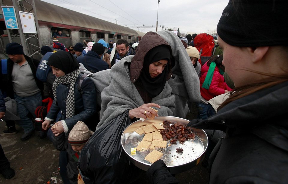 Oι εγκλωβισμένοι πρόσφυγες των Σκοπίων –Η κόλαση του Tabanovce [εικόνες] | iefimerida.gr 1