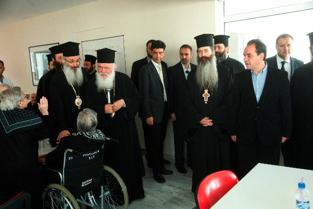 Αρχιεπίσκοπος Ιερώνυμος: Η «Αποστολή» θα συνεχίσει να στηρίζει τους ακρίτες [εικόνες]   | iefimerida.gr 4