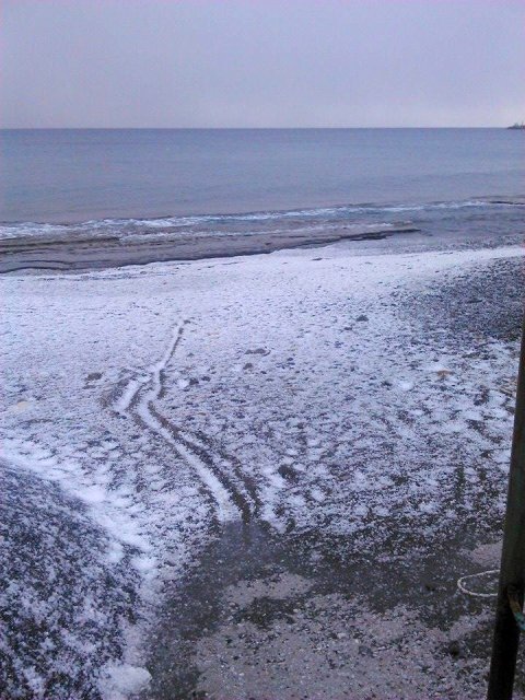 Ιεράπετρα: Το έστρωσε ακόμα και στην παραλία -Χιόνι εκεί που σκάει το κύμα [εικόνες] | iefimerida.gr 0