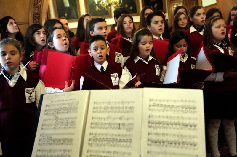 Κάλαντα και παραδοσιακά τραγούδια στον Ιερώνυμο από συλλόγους και φορείς [εικόνες] | iefimerida.gr 0