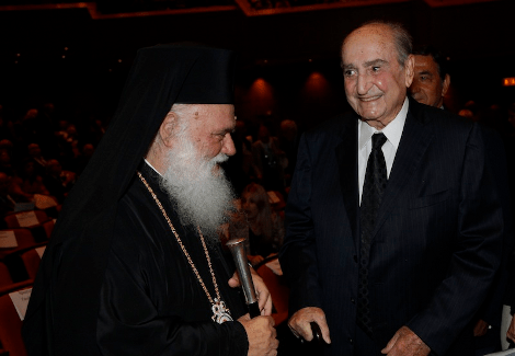 Ιερώνυμος: Βραβείο αξίζει ο ελληνικός λαός που όμως δεν αντέχει άλλο [εικόνες] | iefimerida.gr 0