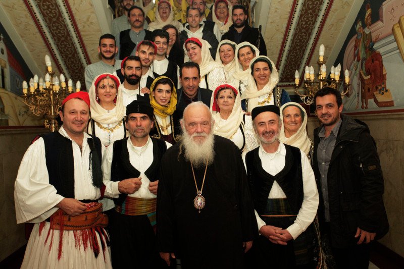 Κάλαντα και παραδοσιακά τραγούδια στον Ιερώνυμο από συλλόγους και φορείς [εικόνες] | iefimerida.gr 4