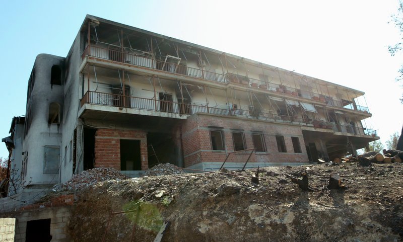 Στο Λύρειο Ιδρυμα ο Ιερώνυμος -Επιμνημόσυνη δέηση για τα θύματα της φονικής πυρκαγιάς [εικόνες] | iefimerida.gr 0