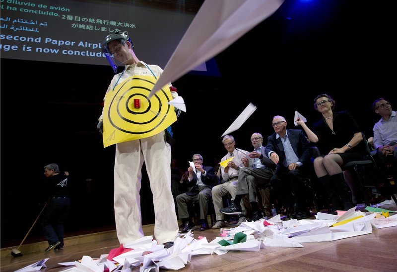 Δόθηκαν τα «Νόμπελ του τρελού επιστήμονα» -Τρενάκι του τρόμου για... τις πέτρες στα νεφρά [εικόνες] | iefimerida.gr 4