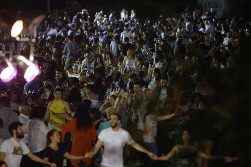 Μύρισε Ικαρία στο Πέραμα -Παραδοσιακό πανηγύρι ως το πρωί [εικόνες] | iefimerida.gr 5