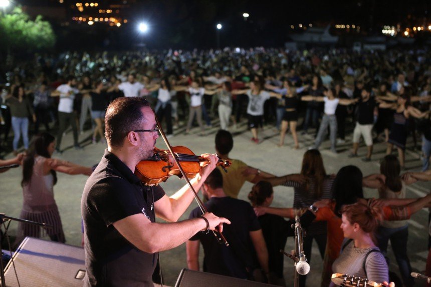 Μύρισε Ικαρία στο Πέραμα -Παραδοσιακό πανηγύρι ως το πρωί [εικόνες] | iefimerida.gr 6