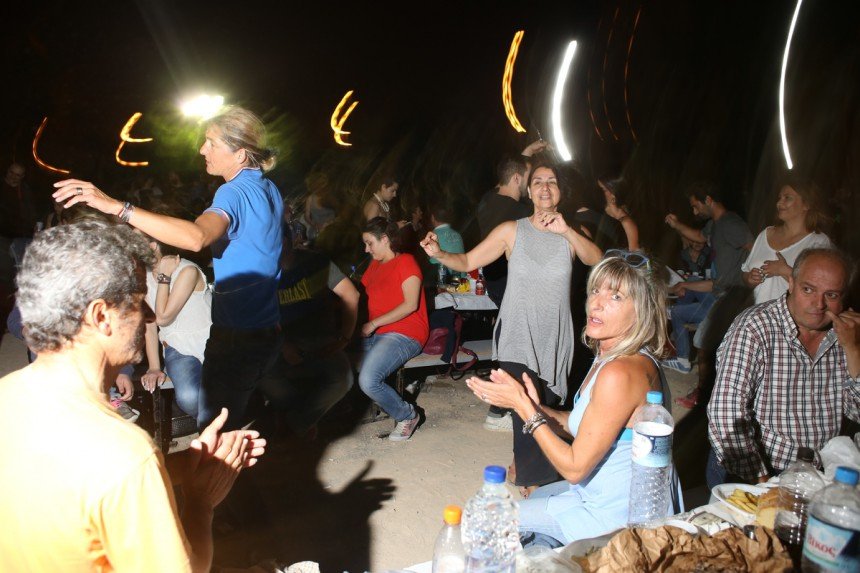 Μύρισε Ικαρία στο Πέραμα -Παραδοσιακό πανηγύρι ως το πρωί [εικόνες] | iefimerida.gr 8