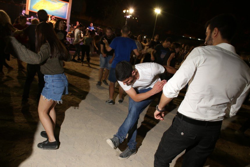 Μύρισε Ικαρία στο Πέραμα -Παραδοσιακό πανηγύρι ως το πρωί [εικόνες] | iefimerida.gr 9