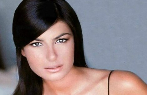 Η μάχη των κερκίδων -Οι καλλονές σύντροφοι των άσων της Γιουβέντους και η «Αντζελίνα Τζολί» του ποδοσφαιριστή του Ολυμπιακού [εικόνες] | iefimerida.gr 1