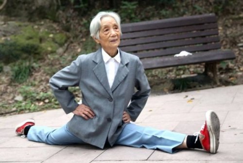 Τα... ανοίγματα μιας 86χρονης που αφήνουν τους πάντες άφωνους [εικόνα] | iefimerida.gr 0