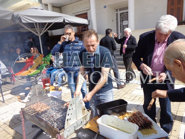 Αρχισαν ήδη να τσικνίζουν στην Ηλεία, από τις 10 το πρωί! [εικόνες] | iefimerida.gr 7